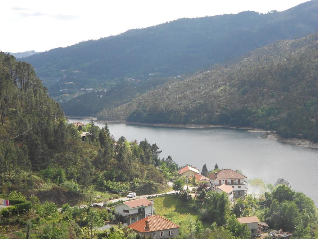 Vale De Azereiros Apartamentos Geres Rom bilde